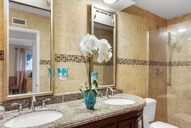 Bathroom before renovation