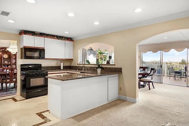 Kitchen before renovation